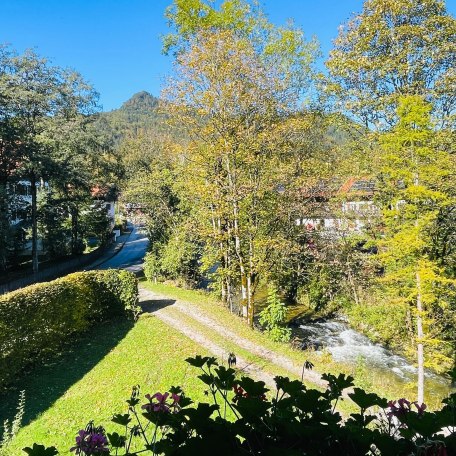 Herbstblick vom Balkon, © im-web.de/ Touristinformation Fischbachau